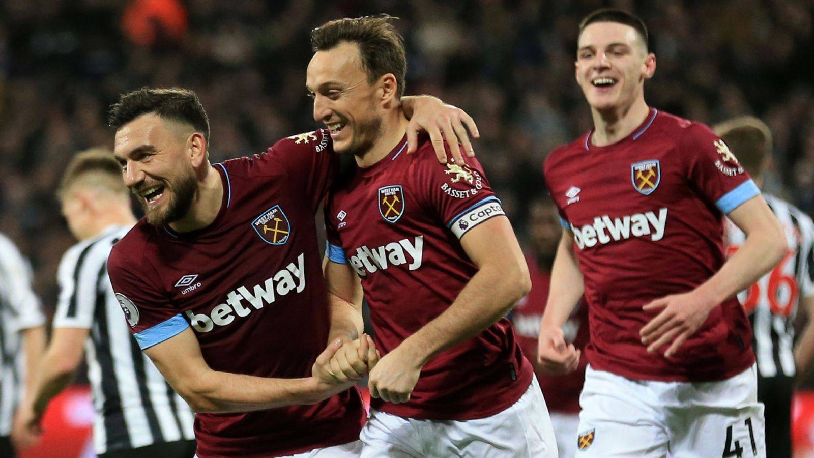 包含西汉姆联主场小胜伯恩利,摆脱保级困境的词条 包含西汉姆联主场小胜伯恩利,摆脱保级困境的词条