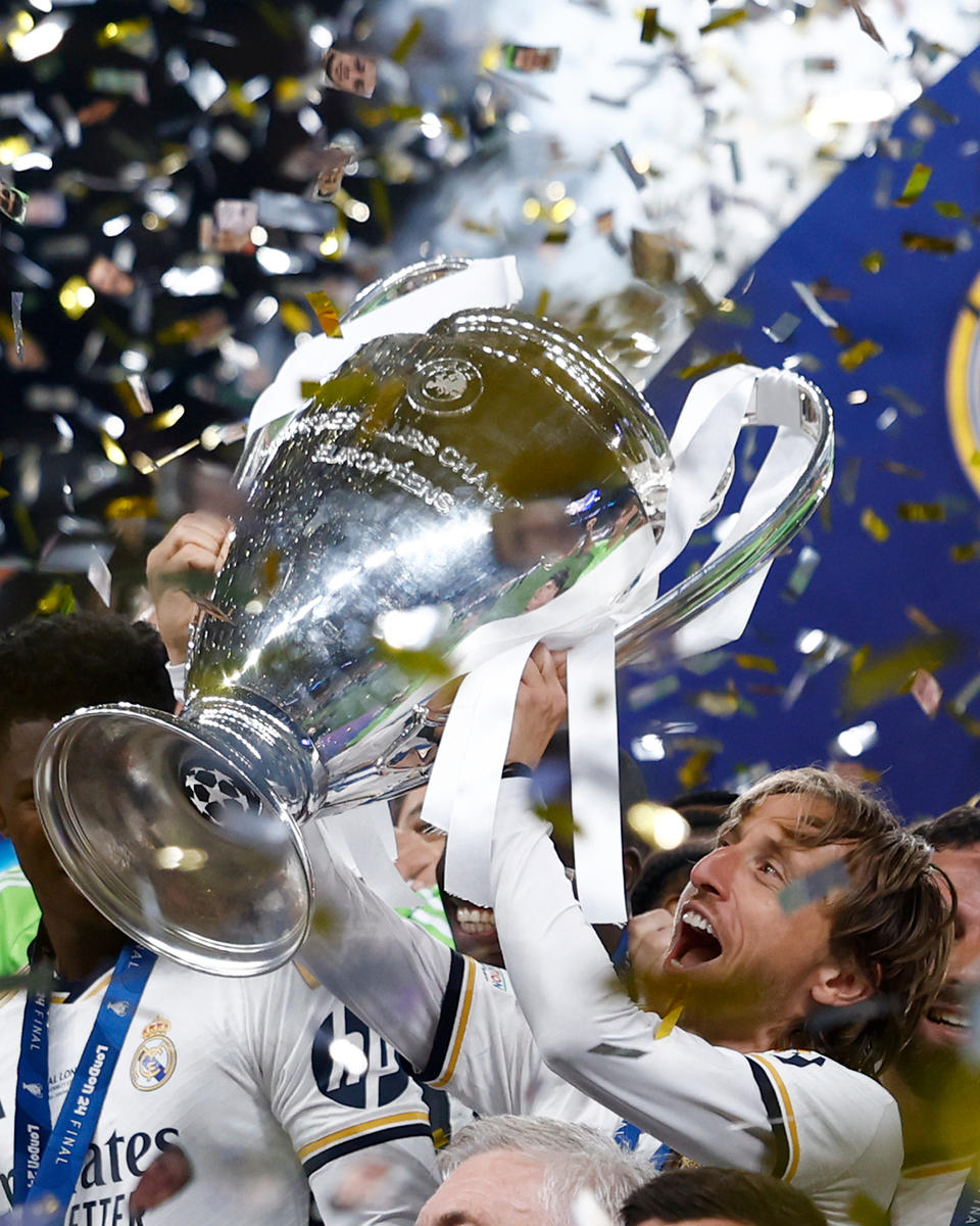 关于阿贾克斯力擒切尔西，欧冠胜仗鼓舞整场的信息