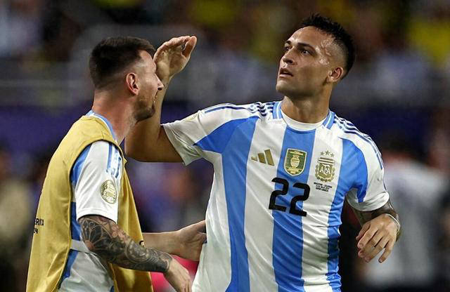 阿根廷队获得南美杯冠军 阿根廷队获得南美杯冠军