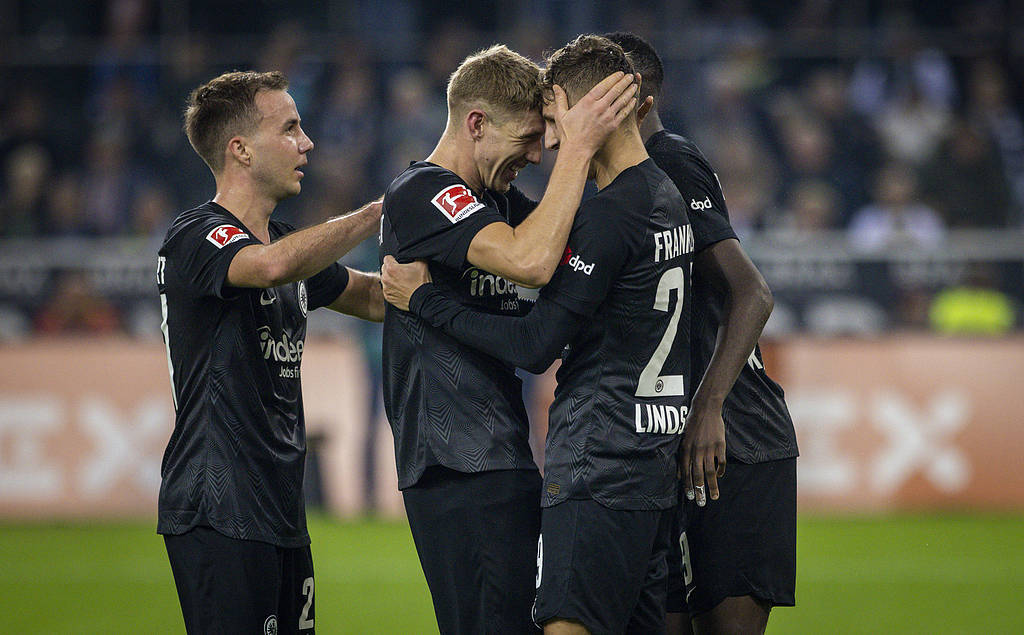 沙尔克与门兴格拉德巴赫争胜