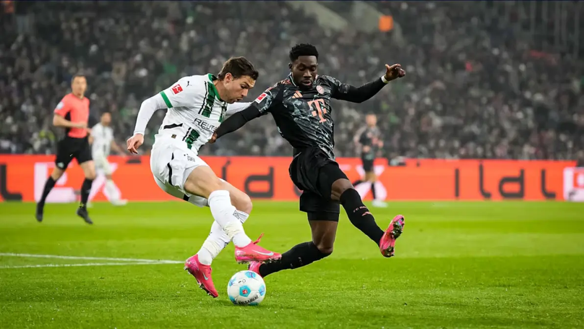 沙尔克与门兴格拉德巴赫争胜