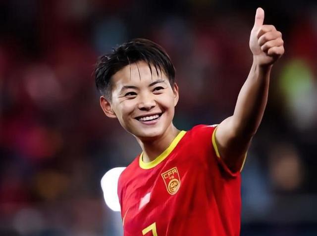 女足新星崭露头角,表现令人眼前一亮 女足新星崭露头角,表现令人眼前一亮