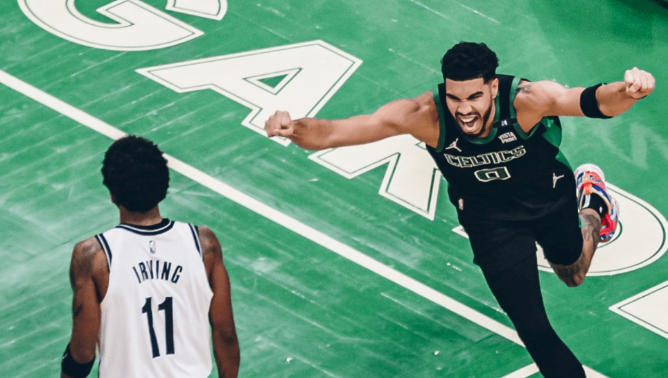 江苏队鏖战篮网，塔图姆关键制胜