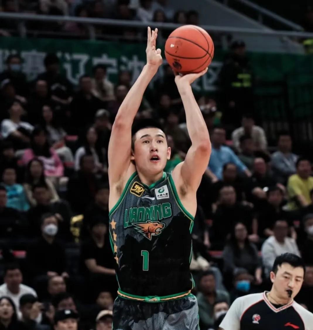 公牛轻取篮网，胡金秋高光表现