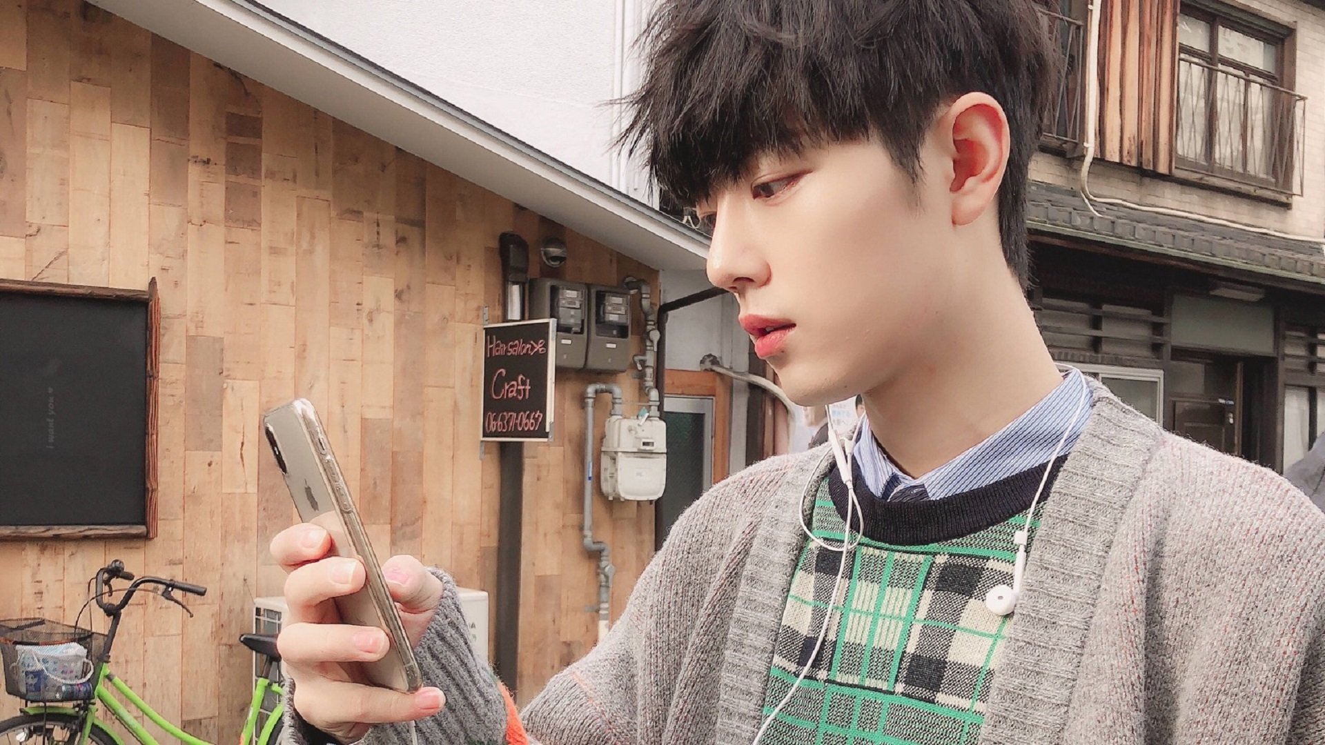 舞台的法则，当聚光灯亮起时，谁为历史写下新的脚注？