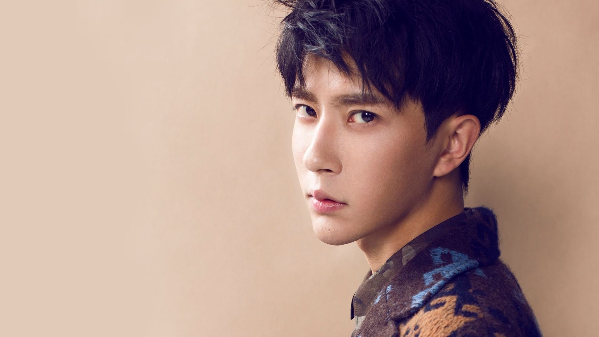 F1街道赛之夜，贝恩全程高能输出的激情传奇