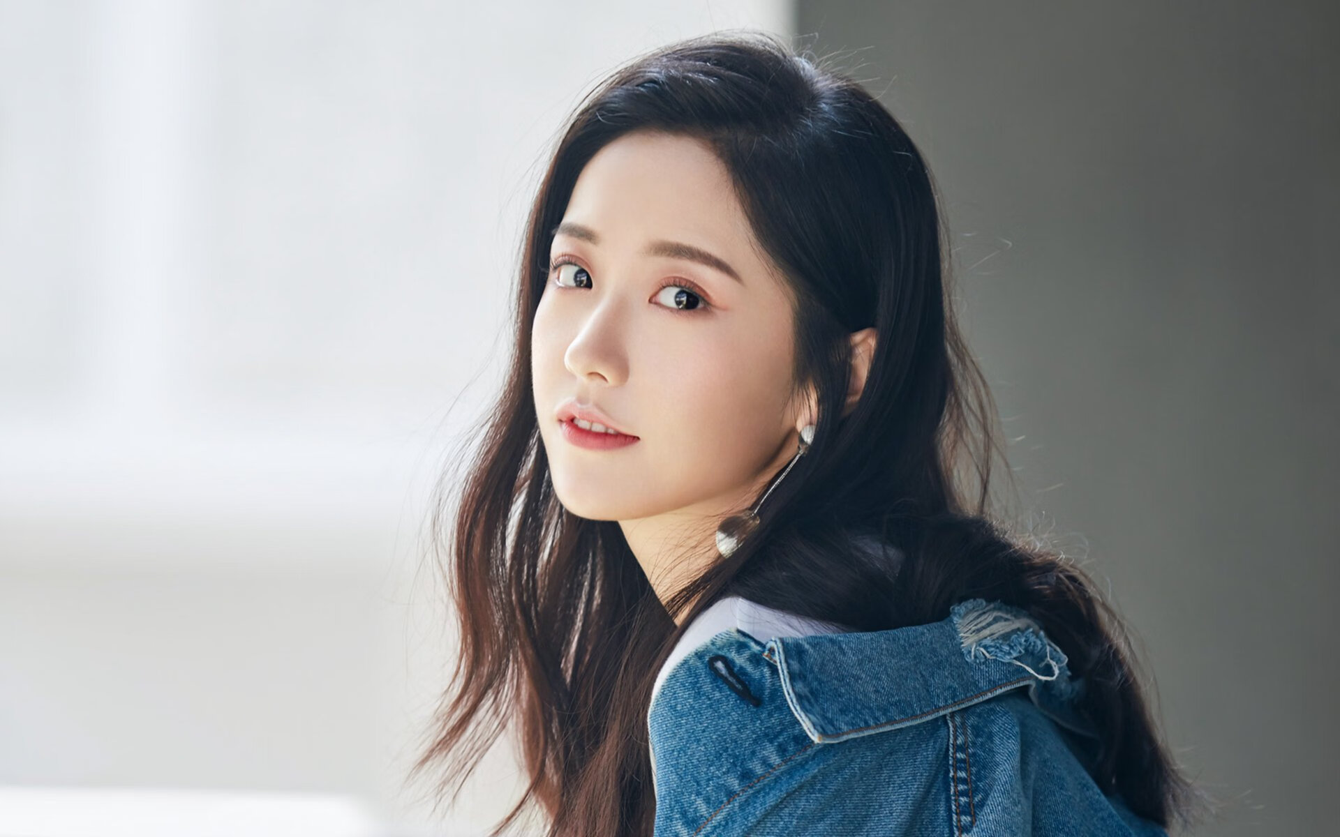 库里冠军级表现震撼联盟，灰熊强势粉碎76人展露獠牙