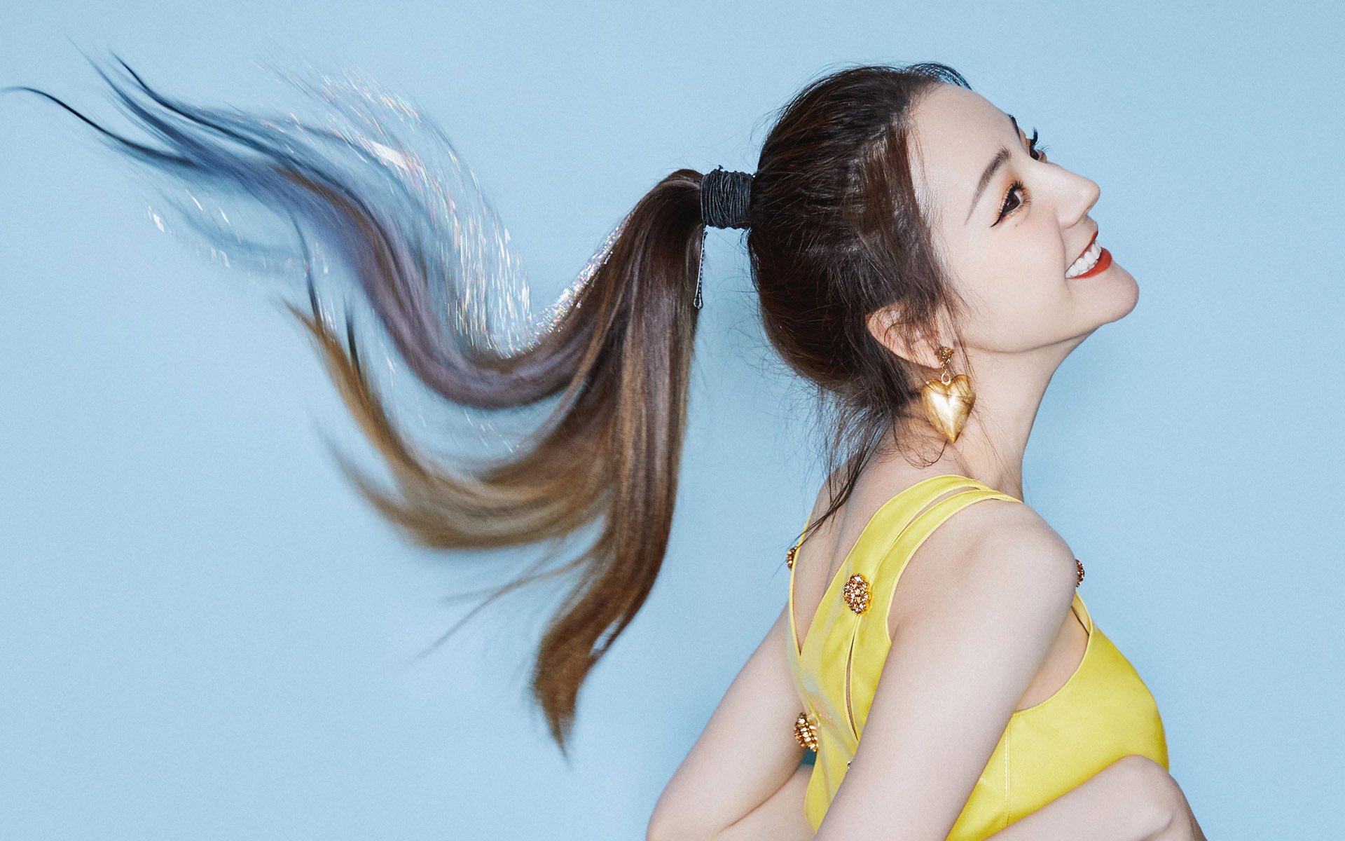 F1新赛季揭幕战之夜，赛道如战场，范弗利特扛起全队的启示